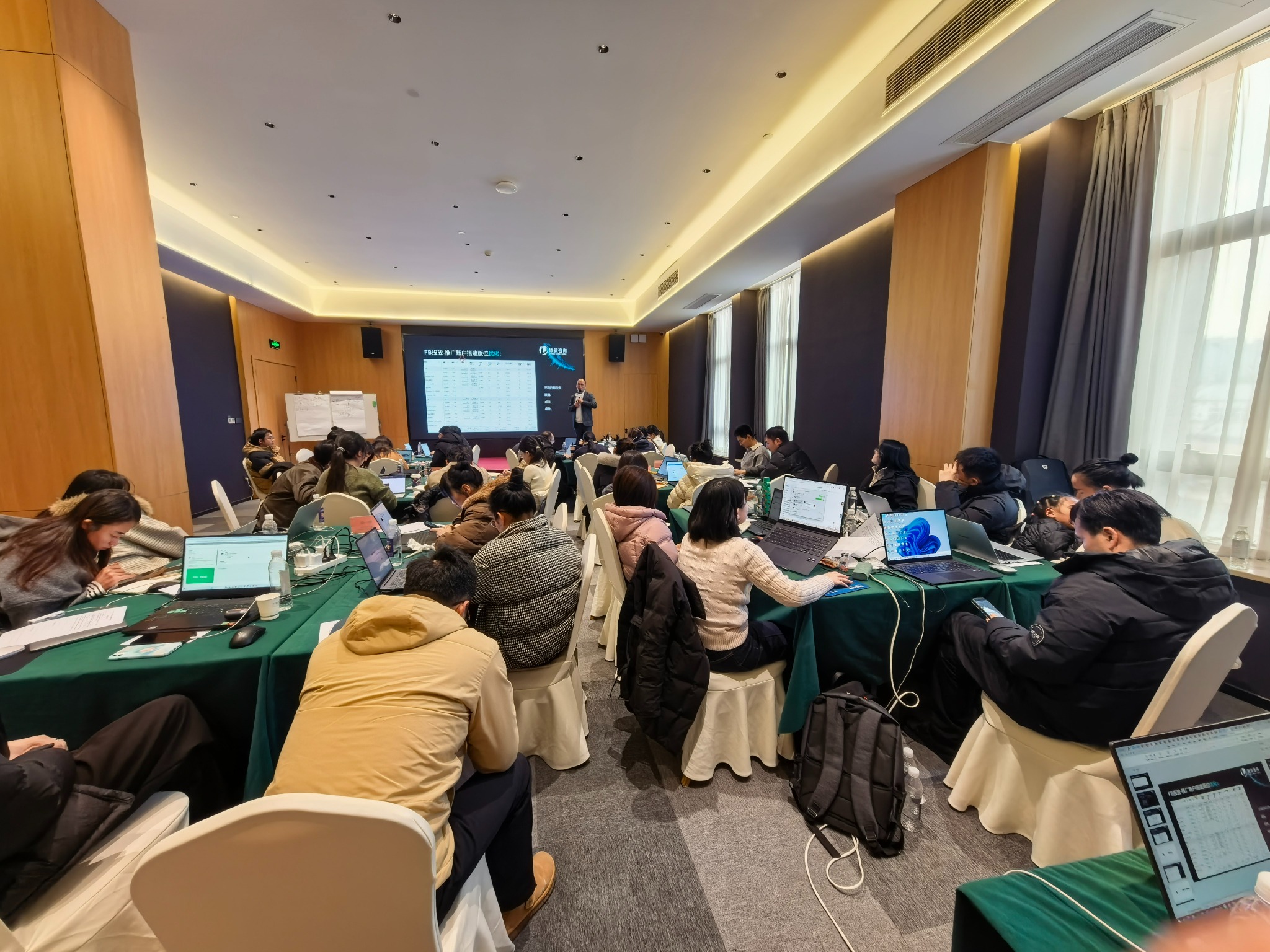 往期学员学习现场与毕业合影