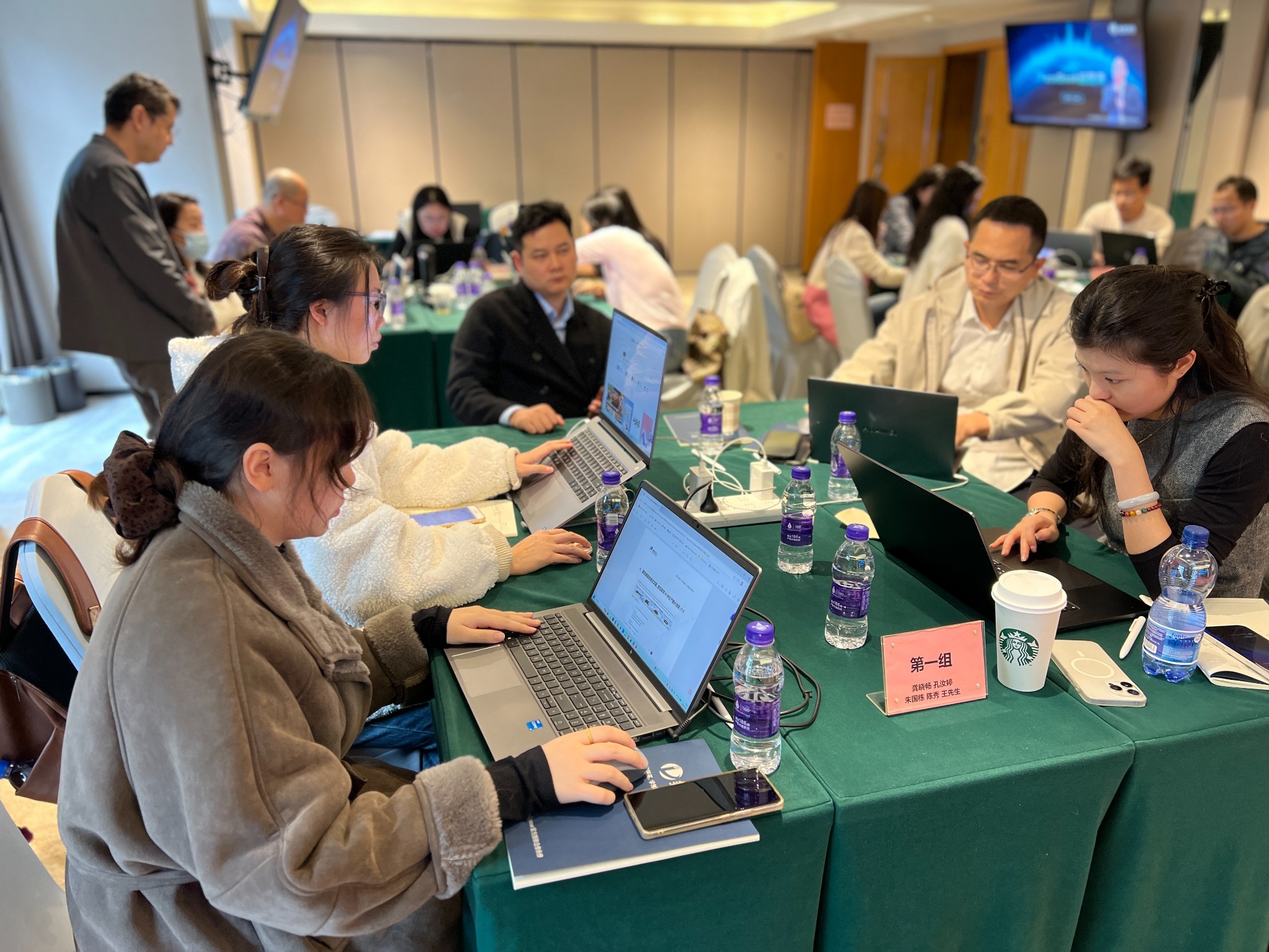 往期学员学习现场与毕业合影